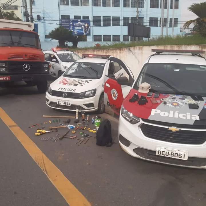 Quadrilha é presa por furto de caminhão em Jacareí