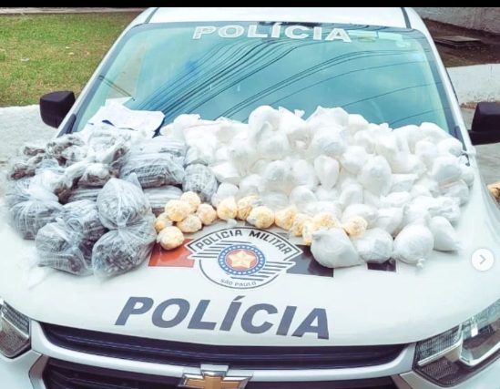 PM apreende 18 kg de drogas em cofre secreto de veículo em São Sebastião