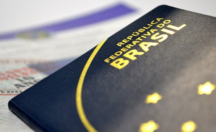 Com orçamento insuficiente, PF suspende emissão de passaporte