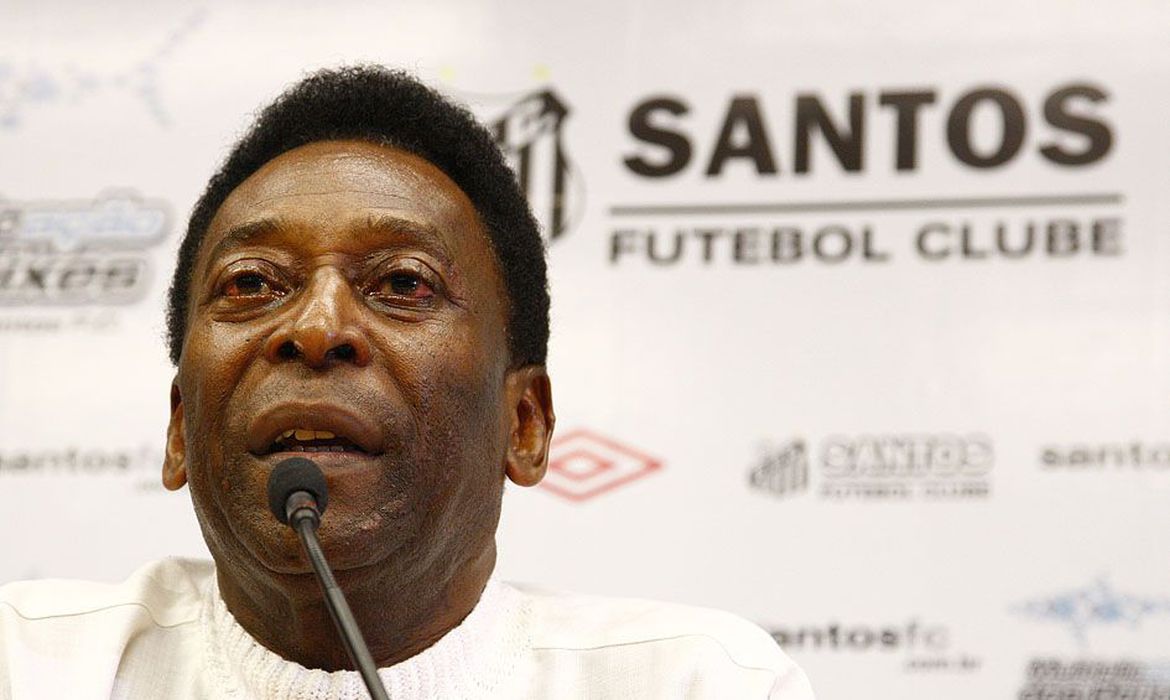 Jornal diz que Pelé não responde mais à quimioterapia e está sob cuidados paliativos