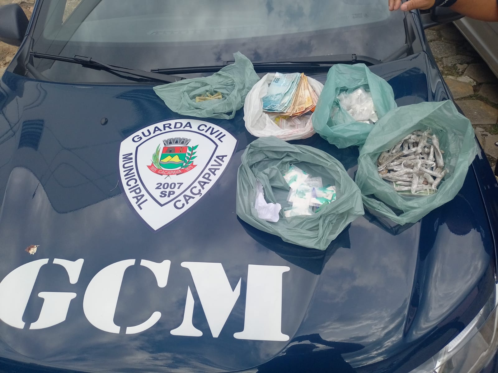 GCM de Caçapava prende homem