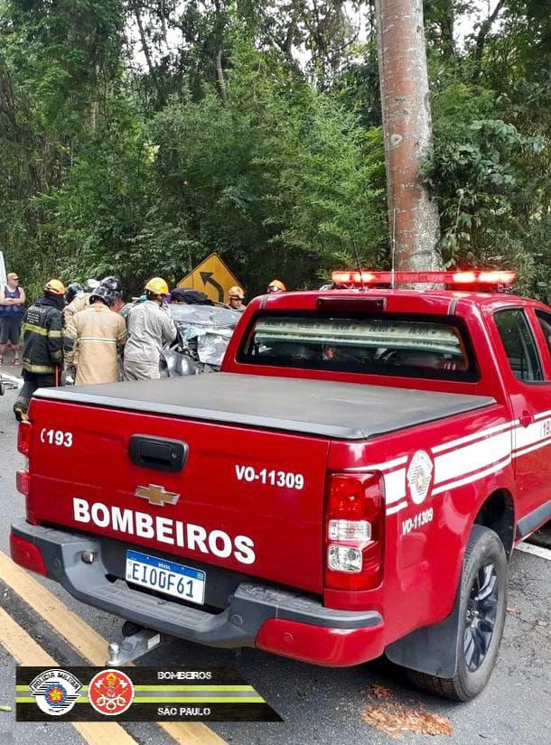 Casal fica ferido e filha morre em acidente de carro em Bananal