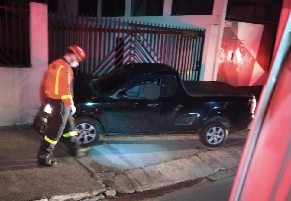 Homem é baleado dentro de carro em SJC e morre