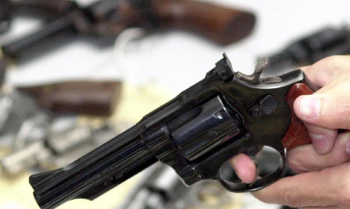 Namorados são assassinados em Canas