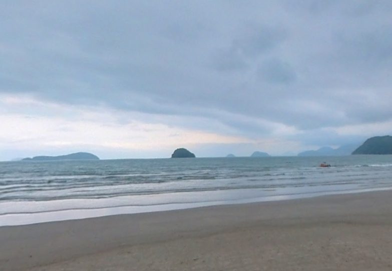 Turista morre afogado em praia de Ubatuba ao tentar salvar sobrinha