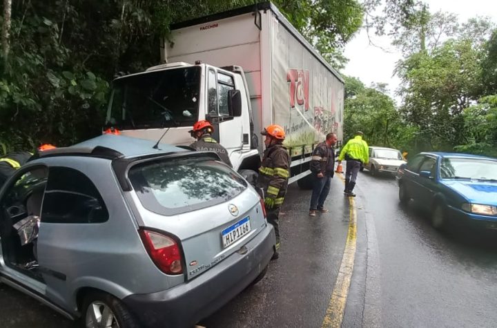 Gestante morre em acidente de trânsito em rodovia em Santo Antônio do Pinhal