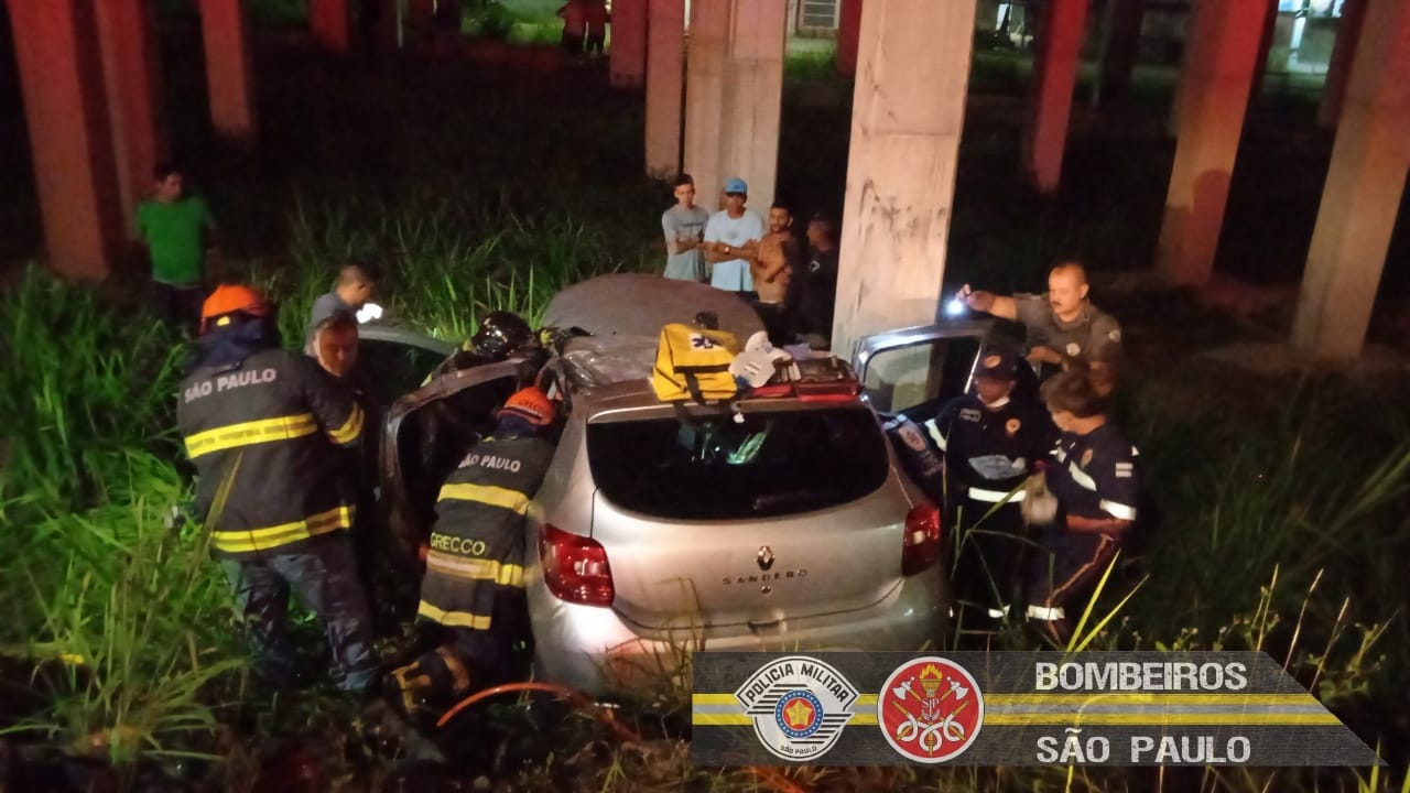 Acidente deixa um morto e um ferido na "curva da morte" em Caraguatatuba