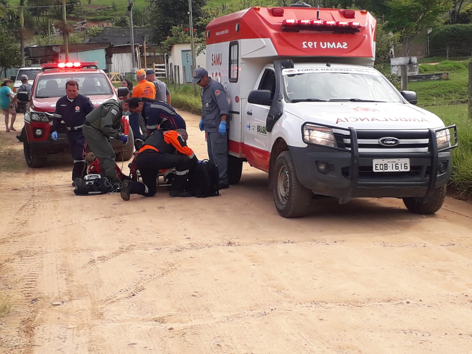 Idoso morre após trator cair em cima dele em Cunha