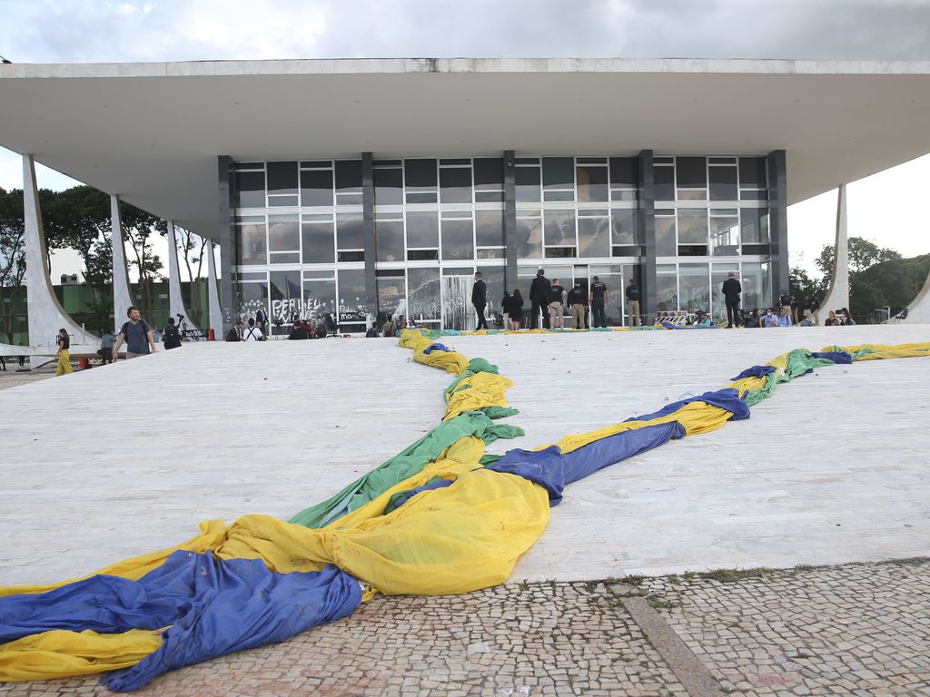 Dois moradores do Vale do Paraíba estão entre os presos por atos golpistas em Brasília