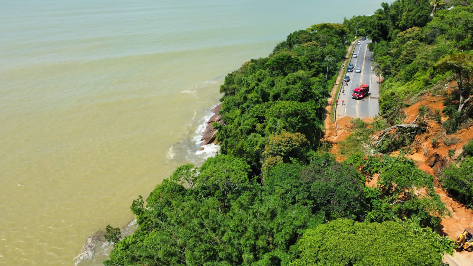 Rio-Santos entre São Sebastião e Ubatuba tem 17 pontos de interdição total ou parcial. Veja quais são
