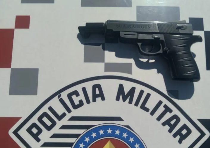 Aluna leva arma de brinquedo para a escola em São José dos Campos e PM é chamada