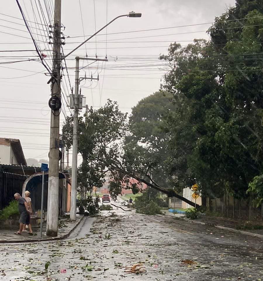 Taubaté tem chuva de granizo