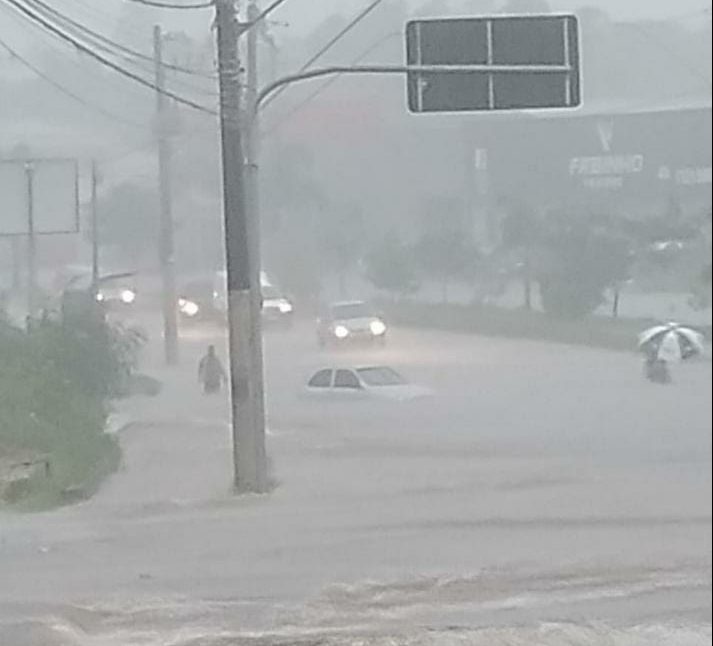 Chuva alaga várias ruas em vários bairros de São José dos Campos