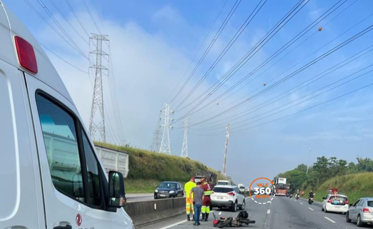 Motociclista, de 22 anos, morre atropelada por caminhão na Via Dutra em Taubaté