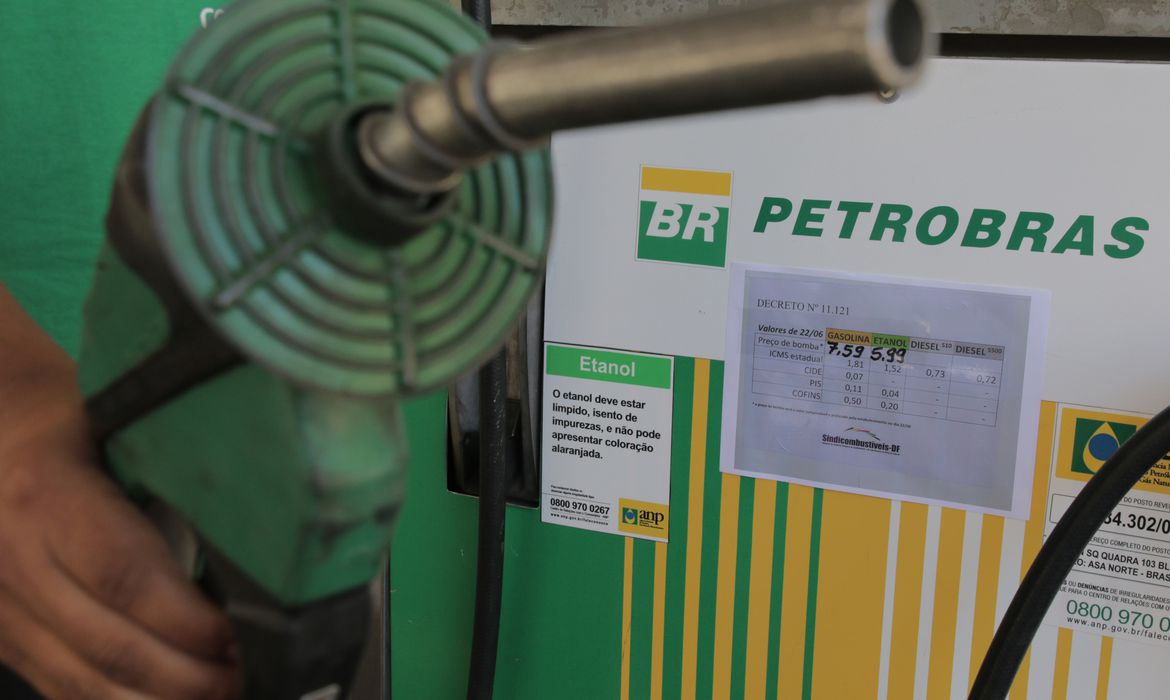Petrobras reduz em R$ 0,18 o preço do diesel nas distribuidoras