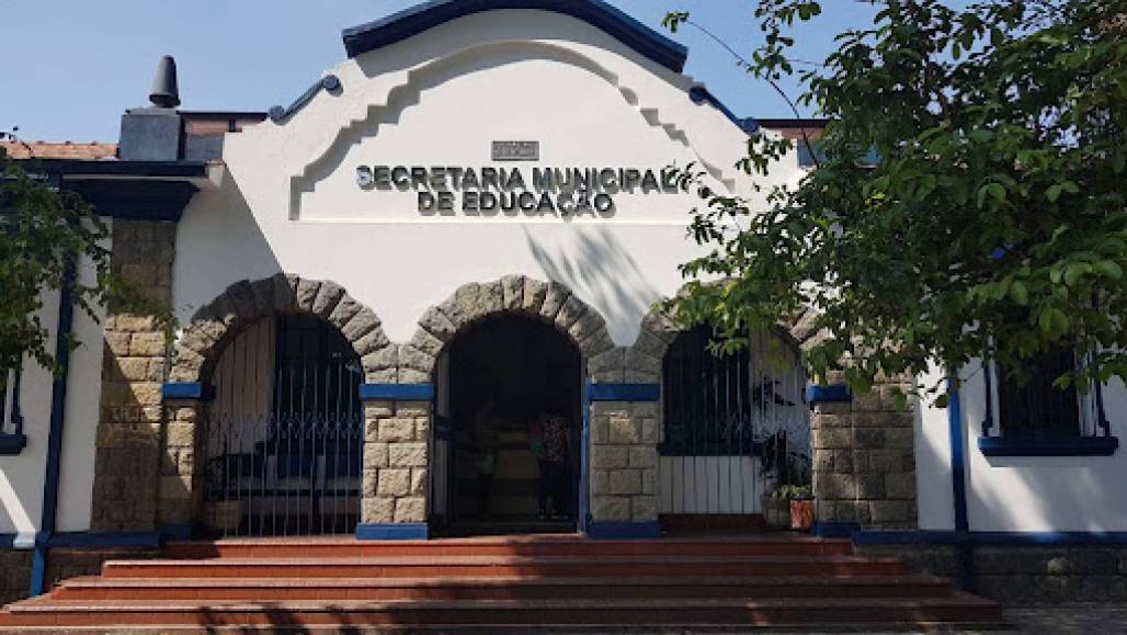 Professores da rede municipal de Taubaté são orientados a não dizer expressões como: “Vai com Deus” e “Se Deus quiser”