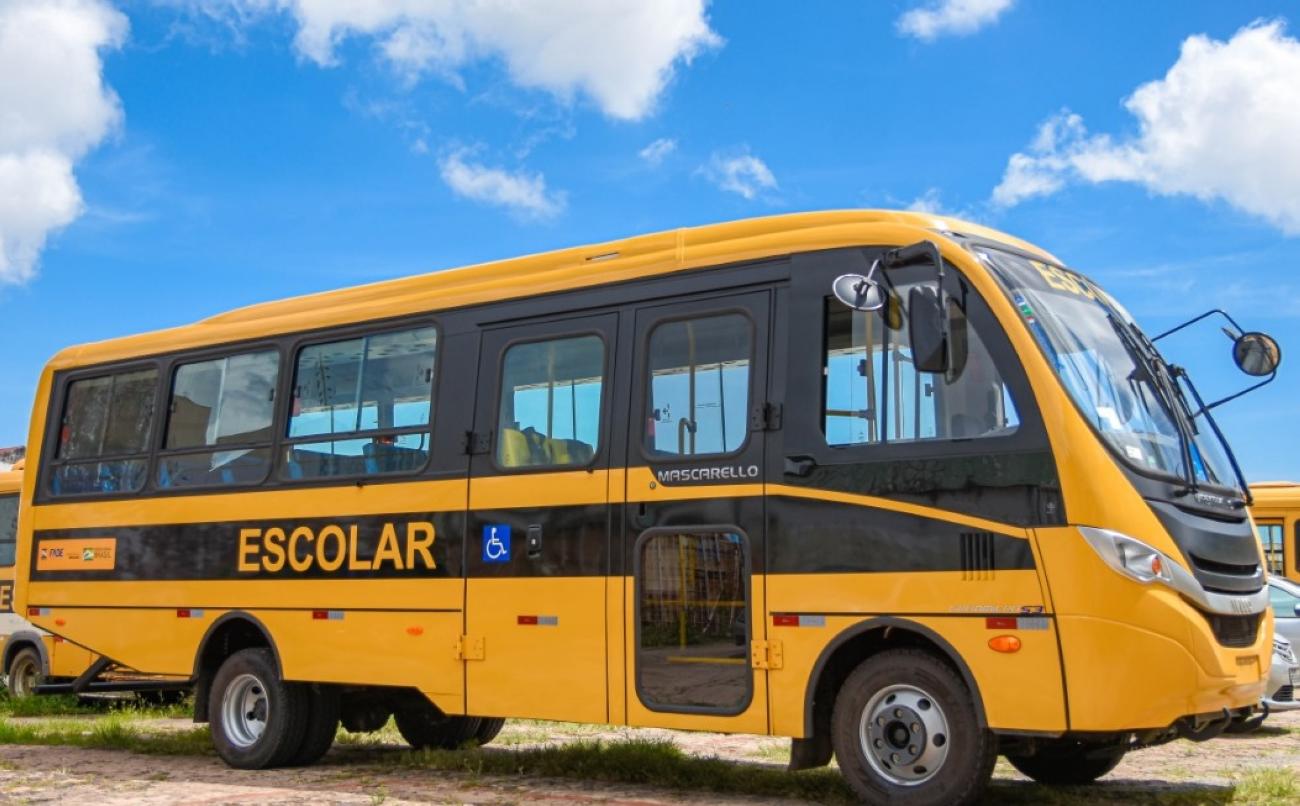 Criança de 3 anos e meio é esquecida por 01h30 em ônibus escolar em Silveiras