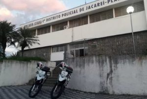 Homem é encontrado morto em Jacareí e rastro de sangue é observado na casa da ex-companheira da vítima