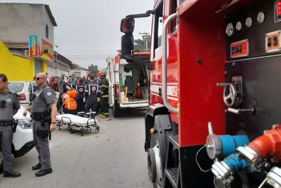 Mãe e filha são atropeladas por carro em São José dos Campos