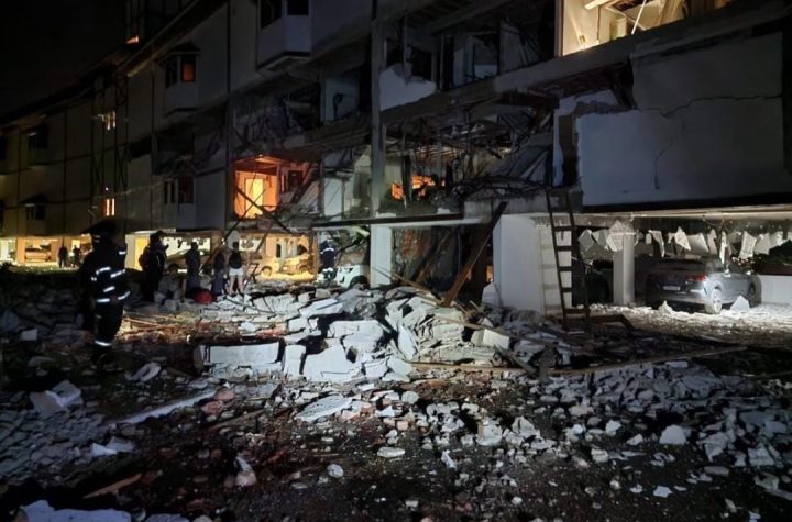 Vítimas graves da explosão em edifício de Campos do Jordão seguem internadas