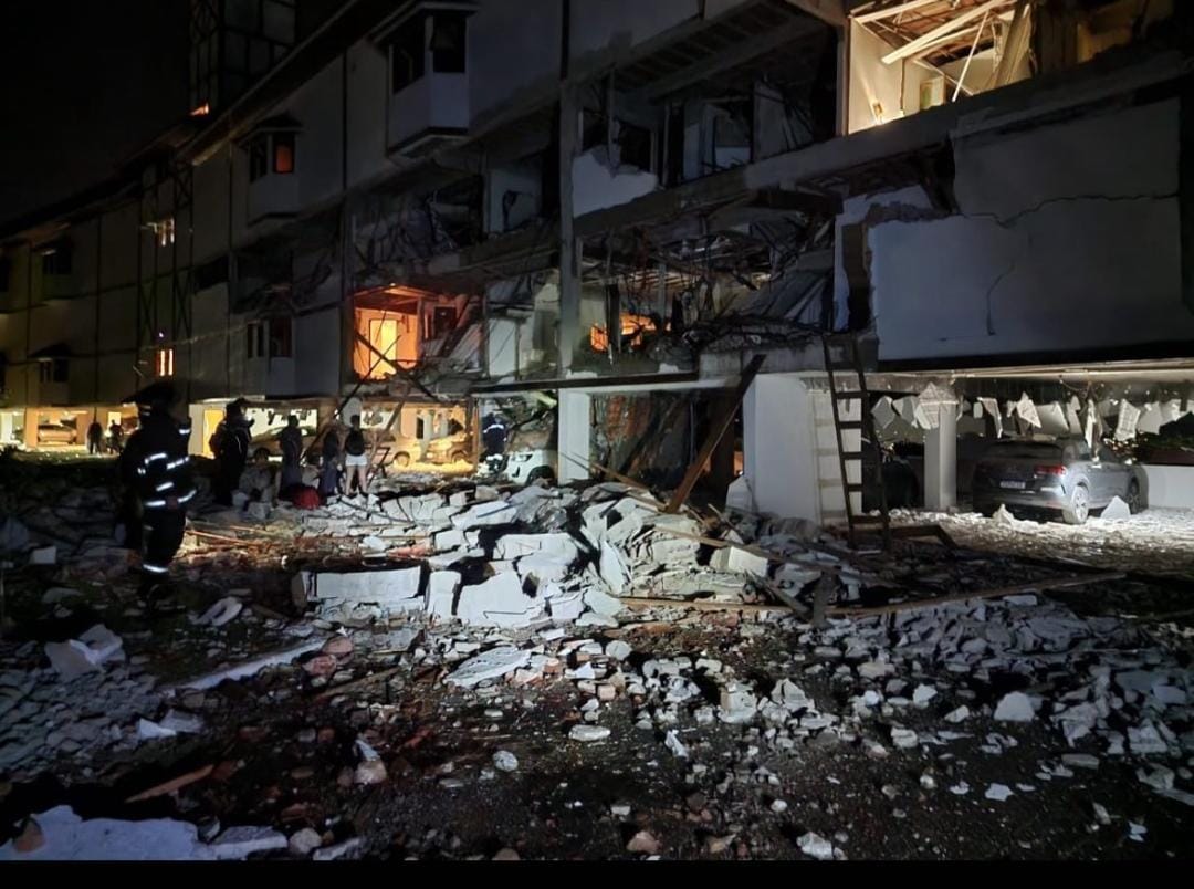 Vítimas graves da explosão em edifício de Campos do Jordão seguem ...