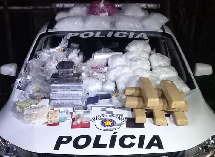 PM prende uma mulher e apreende drogas avaliadas em mais de R$ 1 milhão em Campos do Jordão