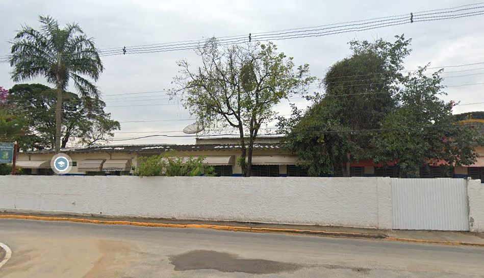 Aluno em surto agride diretor em escola de Tremembé