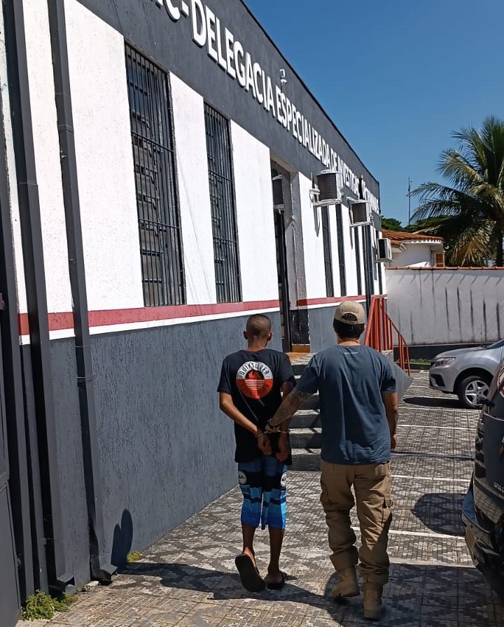 Polícia Civil prende duas pessoas e apreende dois menores em operação em Taubaté
