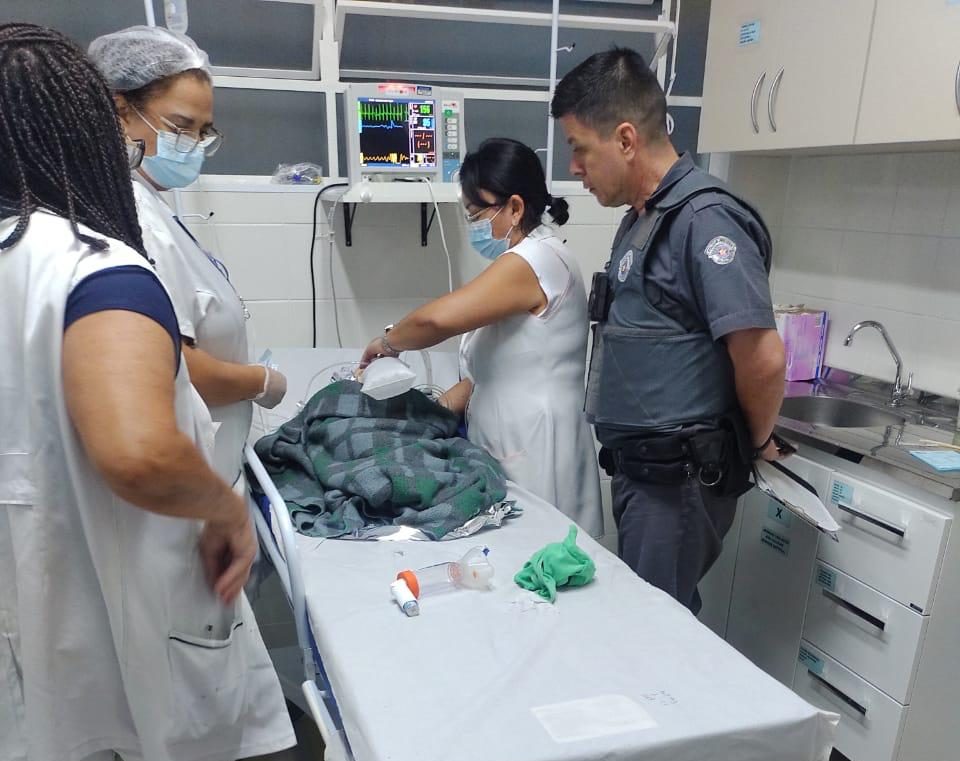 PMs salvam bebê de 04 meses em São José dos Campos