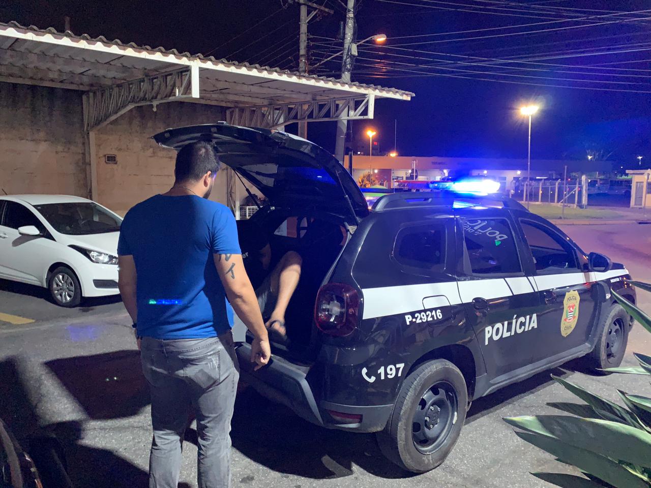 Menores que roubaram ao menos 10 estabelecimentos e transeuntes em Pinda são apreendidos pela Polícia Civil
