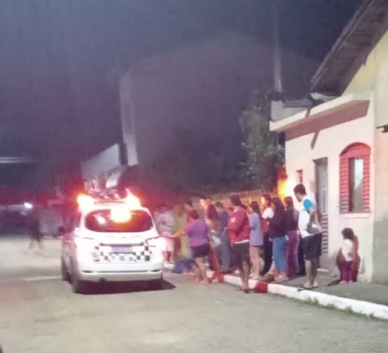 Homem é baleado em frente a própria casa e morre em Cruzeiro