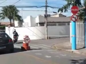 Motoristas ficam perdidos com sinalização em ruas de Taubaté