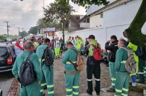 Na cidade mais inteligente do Brasil, São José dos Campos, greve na coleta de lixo é uma constante