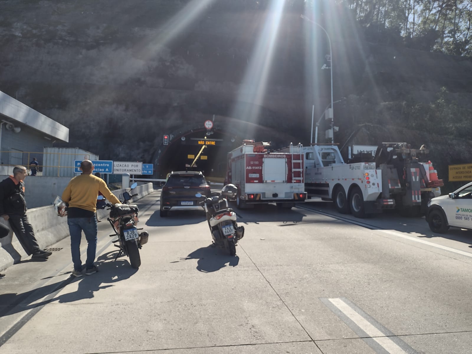 Túnel da Tamoios é fechado por precaução, depois de fumaça em veículo