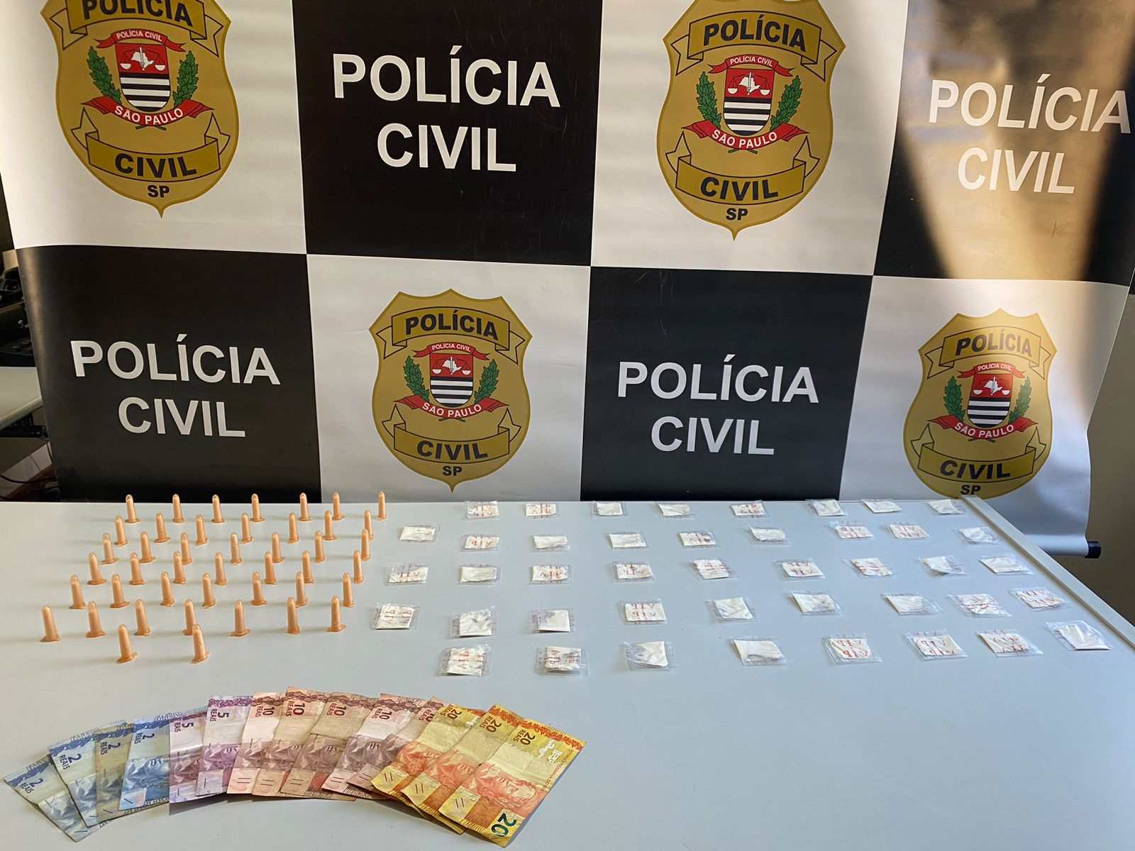 Policial é recebido a pedradas em investigação sobre tráfico de drogas em Jacareí