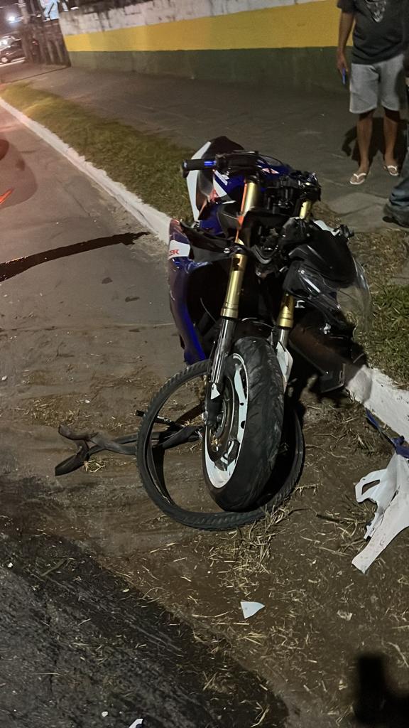 Motociclista morre em acidente com ciclista. Adolescente fica ferido em avenida de São José dos Campos