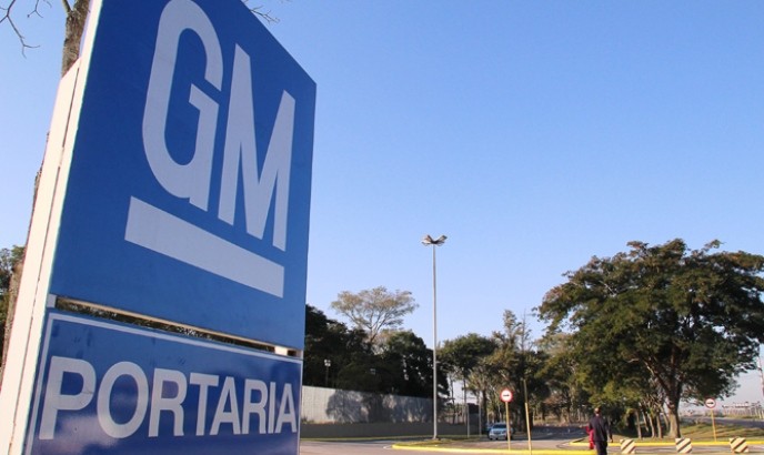 Suspensão do contrato de trabalho de 1.200 trabalhadores da GM, em São José dos Campos, pode durar até 10 meses