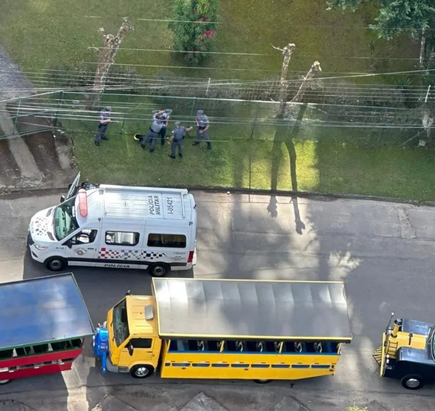 Águia auxilia equipes em terra para abordar motociclista que fugiu em Campos do Jordão
