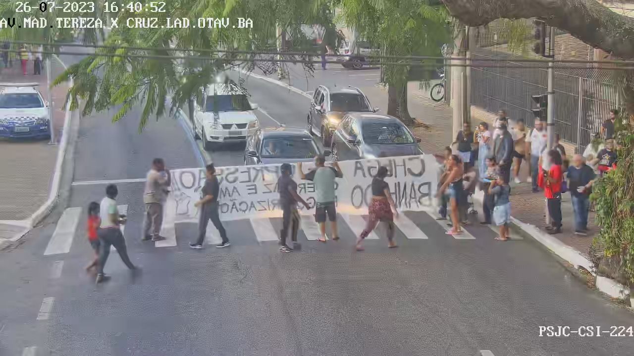 Protesto de moradores do Banhado, em São José dos Campos, se deve a ação da Prefeitura considerada truculenta pela comunidade