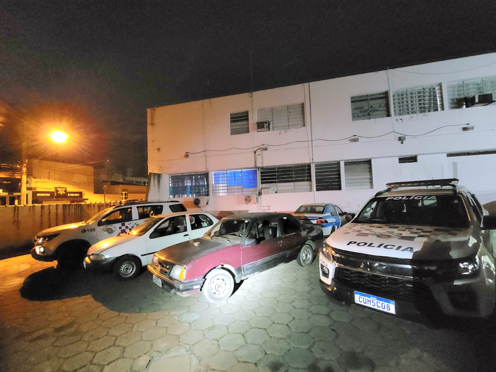 PM de Caçapava detém cinco pessoas, entre elas um procurado da Justiça