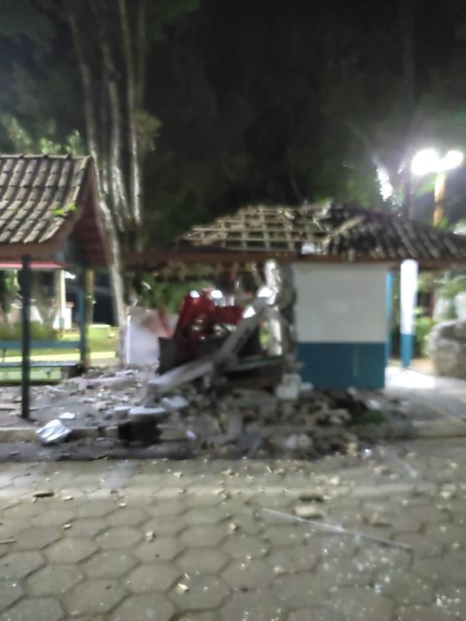 Criminosos explodem agências bancárias em São Francisco Xavier