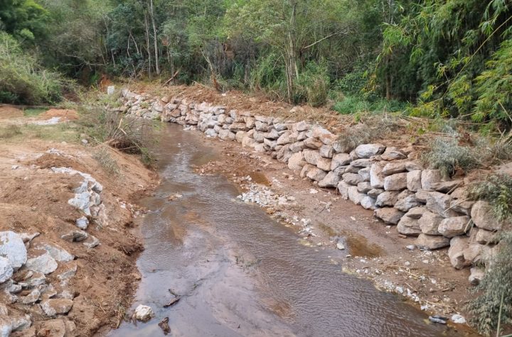 Obras de parceiros ajudam Prefeitura de Taubaté em estradas da zona rural