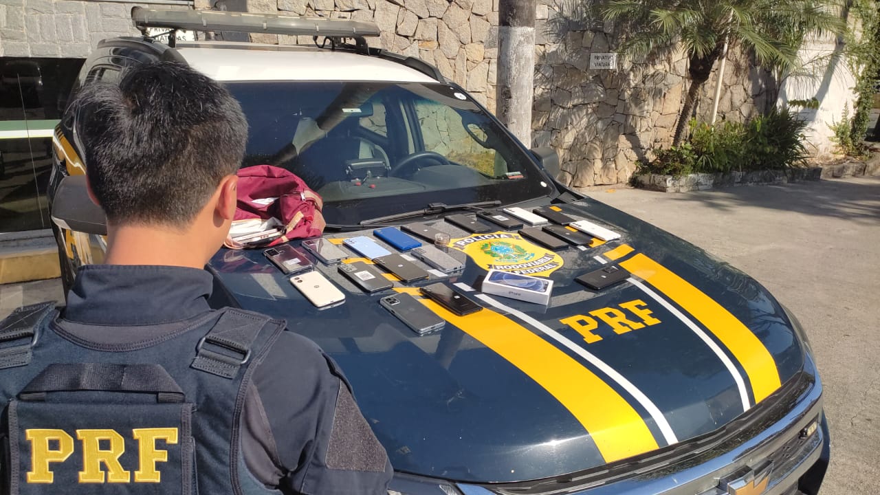 Bandidos que furtaram quiosque de celulares em loja de shopping em São José dos Campos são presos pela PRF