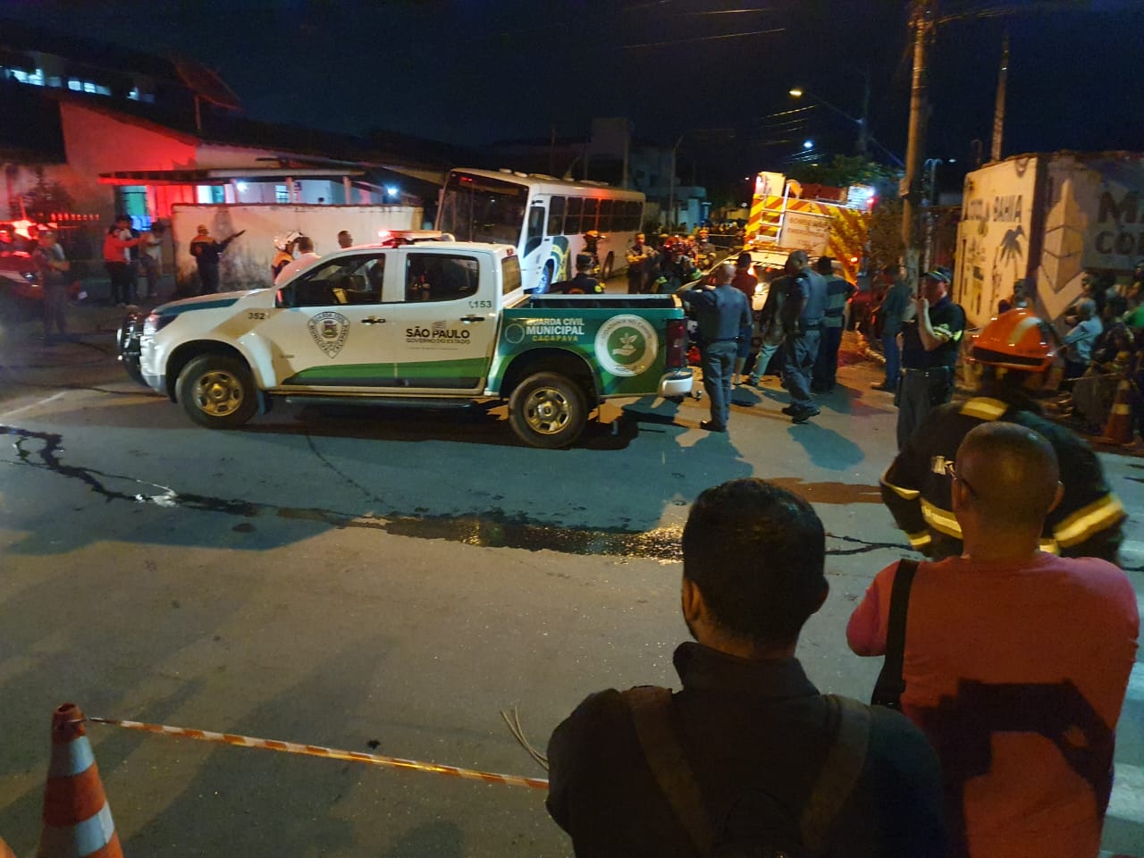 Barra de direção do ônibus que perdeu o controle e matou idosa em Caçapava vai para perícia