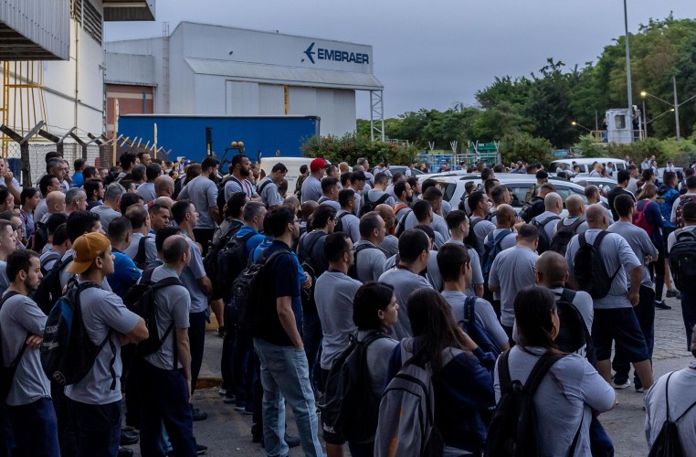 Trabalhadores da Embraer ameaçam greve a partir de quinta-feira (28)