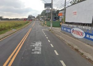 Motociclista, de 19 anos, bate em poste e morre em Taubaté. Garupa fica ferida