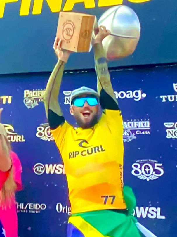 Filipe Toledo, de Ubatuba, é bicampeão mundial de surfe