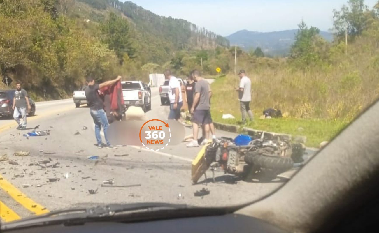 Motociclista, de 71 anos, morre ao colidir com caminhão na estrada de Campos do Jordão