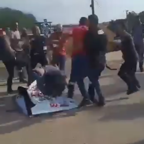 VÍDEO: Greve em fábrica de Caçapava tem troca de socos e agressões na manhã desta terça-feira (25)
