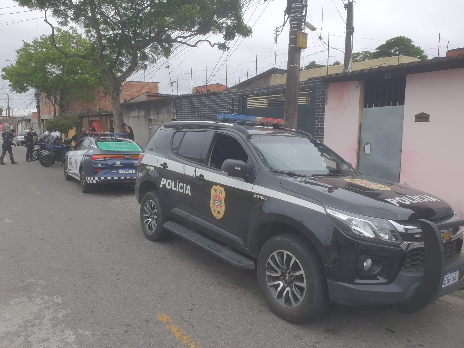 Polícia Civil faz operação contra o tráfico de drogas em São José dos Campos e duas casas serão demolidas